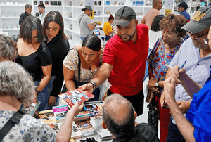 Hundreds visit Pathfinder Press at Santo Domingo Book Fair