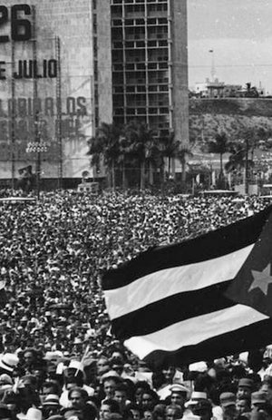Front cover of La Revolución Cubana en la política mundial